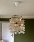 Load image into Gallery viewer, Vintage Shell Lamp