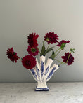 Load image into Gallery viewer, Tulip Vase