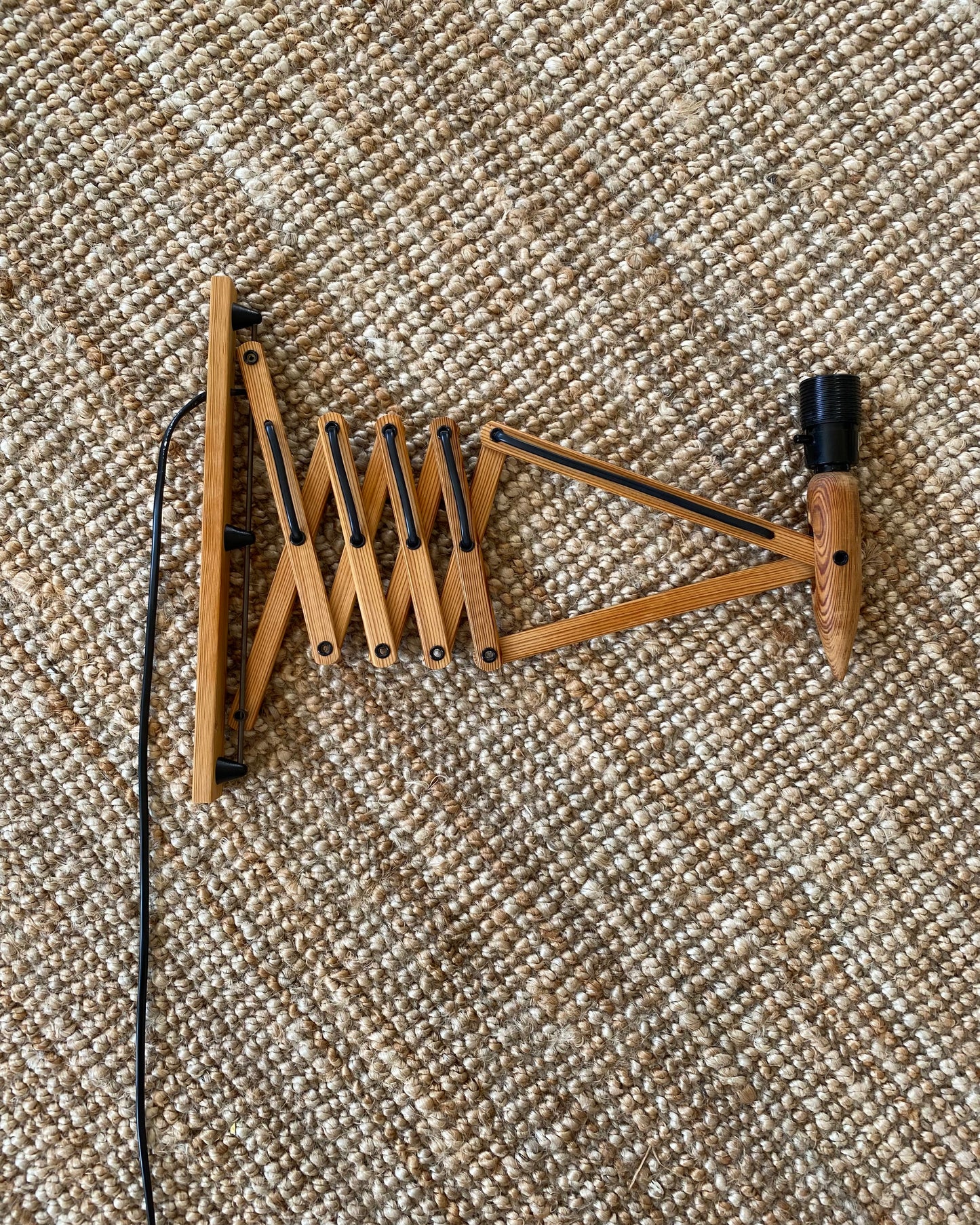 Strini Scissor Wall Lamp