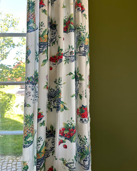 Pair of Vintage Curtains - Fruit and Berries