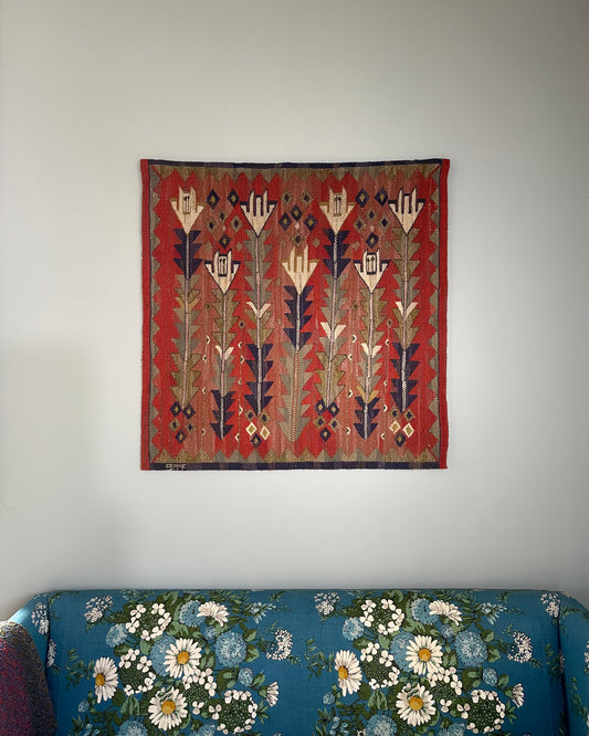 Tapestry - Röda liljan by Märta Måås-Fjetterström