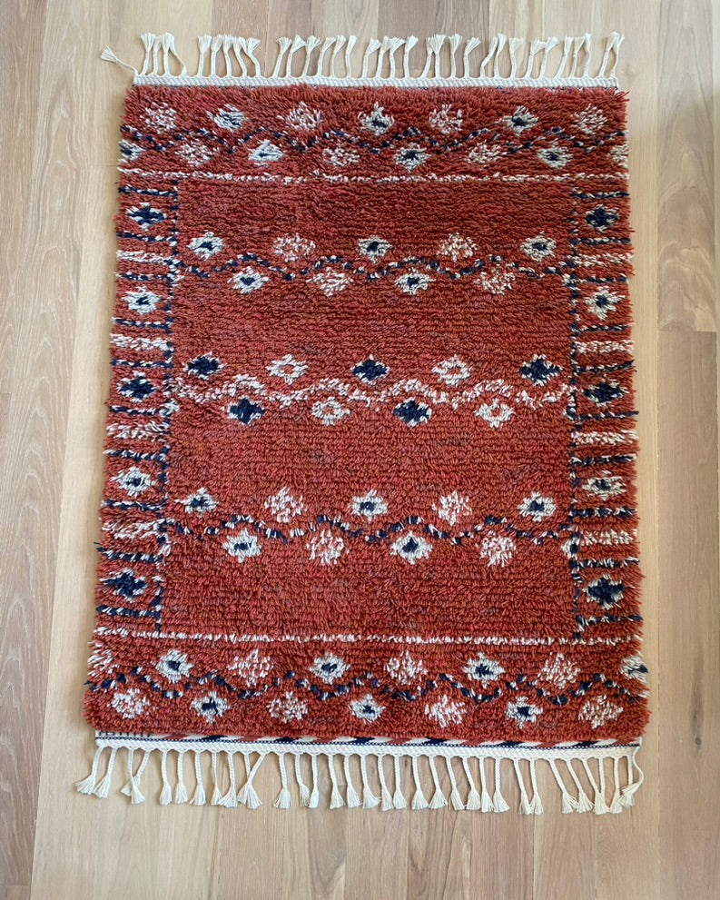 Röda slingan Rug by Märta Måås-Fjetterström