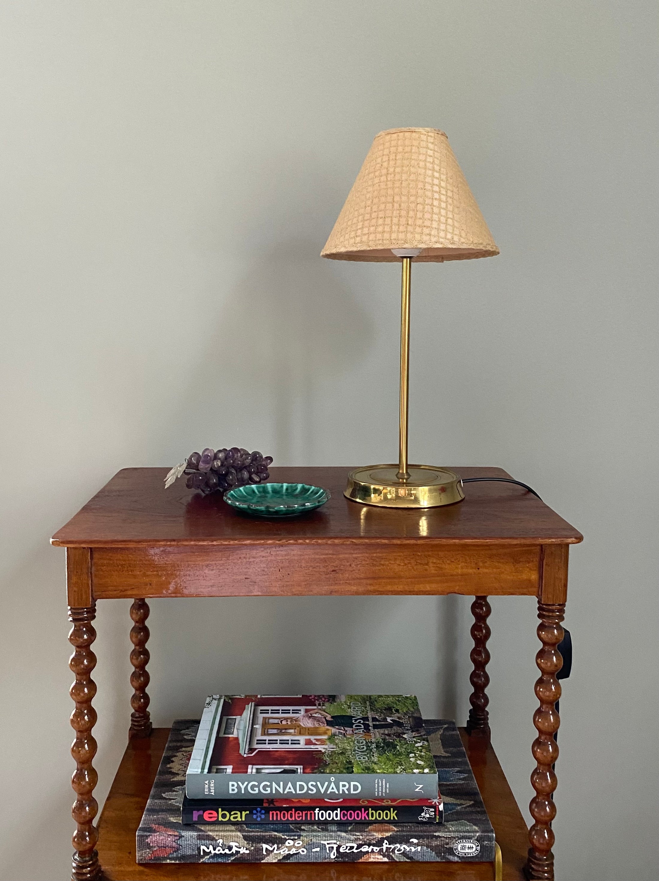 Pair of vintage brass table lamps with shade