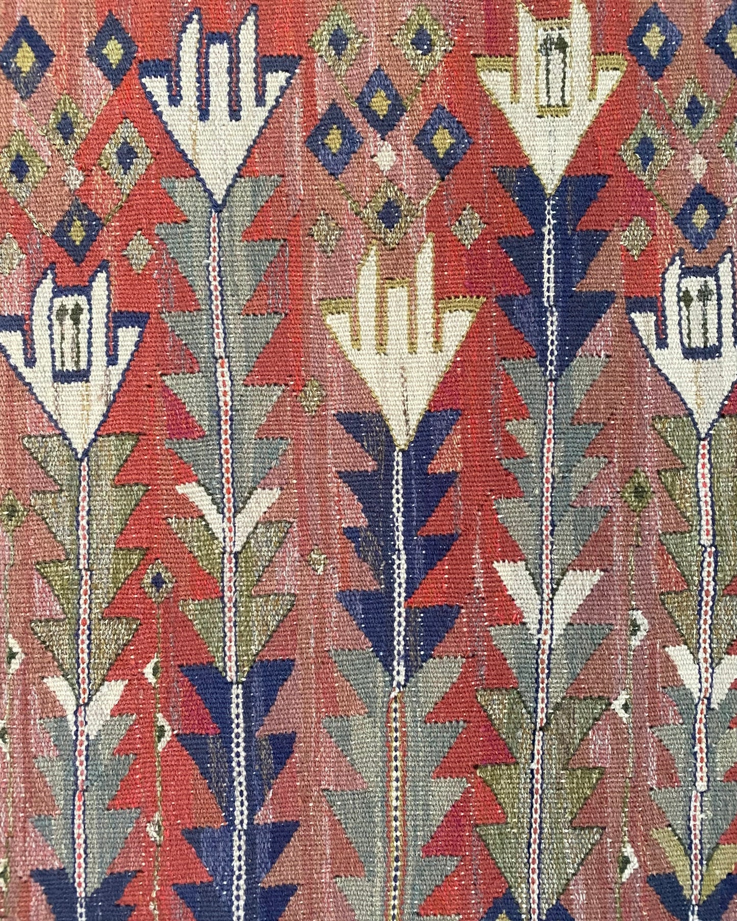 Tapestry - Röda liljan by Märta Måås-Fjetterström